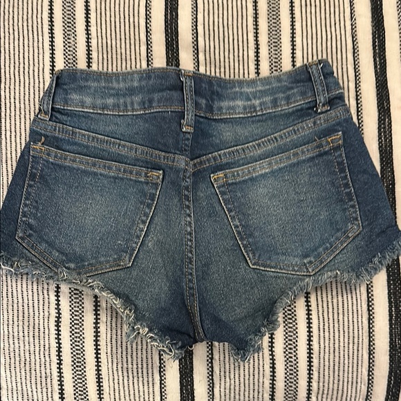H&M Blue Jean Shorts Cut-Off Style - Picture 3 of 3